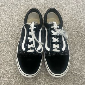 Vans Old Skool Shoe- platform